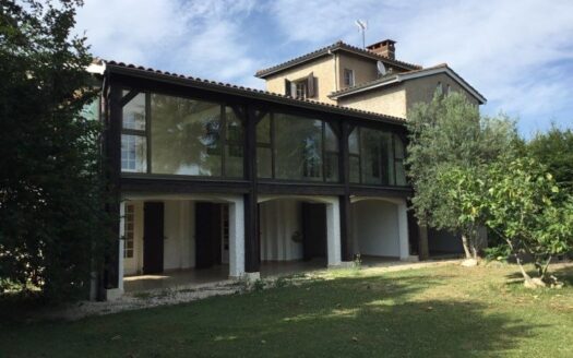 Grande maison plus appartement en val-de-Saône