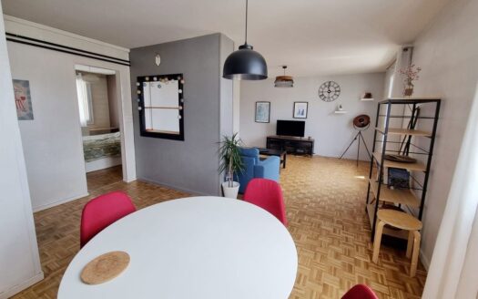 Appartement T5 77m² avec balcon et loggia