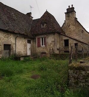 Corps de ferme à rénover et dépendances