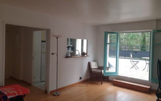 Appartement 50 m2 + 19 m2 de Balcon, en face du parc de RAMBOUILLET