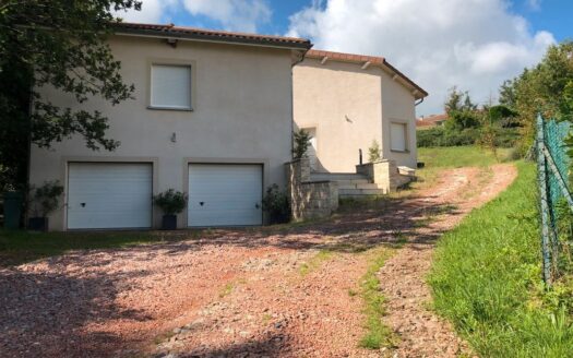 Maison traditionnelle 184m2 terrain 2444m2