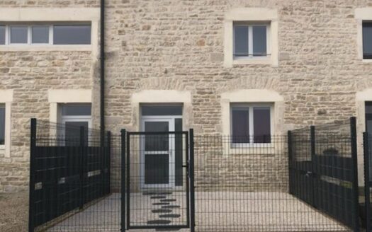 Triplex T3 sur cour privée