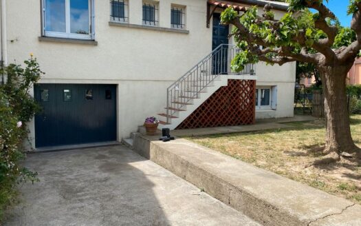 Maison 4 chambres avec jardin arboré proches toutes commodité dans quartier calme et recherché