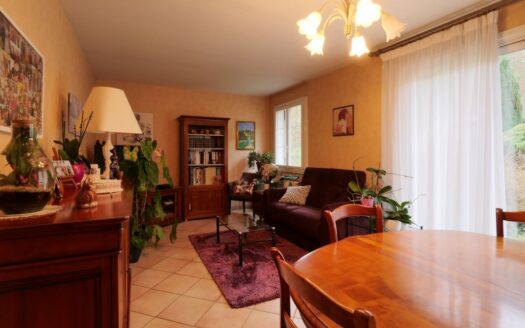 TAILLEFONTAINE Maison 3 chambres 83 m². Jardin paysager 8.500 m²