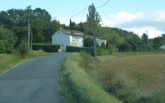 Belle maison 5 chambres avec terrain et piscine – IDEAL FAMILLE