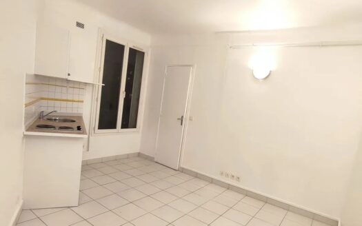 Agréable studio de 16m² situé rue Brancion dans le 15ème