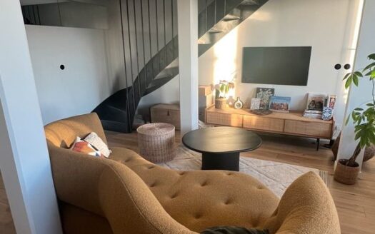 Loft en duplex refait à neuf le long du canal