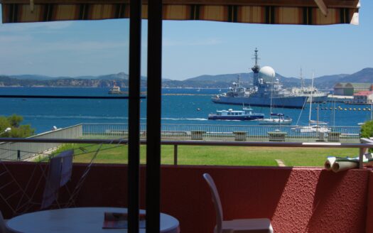 Appartement récemment rénové en « temps partagé »  dans un Clubhôtel Multivacances sur la presqu’île de St MANDRIER à 10mn en navette maritime du centre de TOULON.