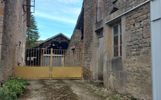 Ancienne ferme à fort potenteil