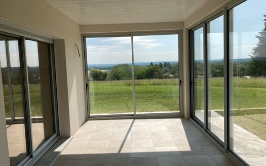 Maison neuve de plein pied 165 m², garage double 54 m², terrain de 1 HA, magnifique vue