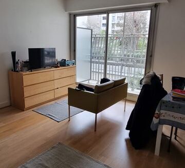 Studio paris 19ème Buttes Chaumont 31m² rue manin