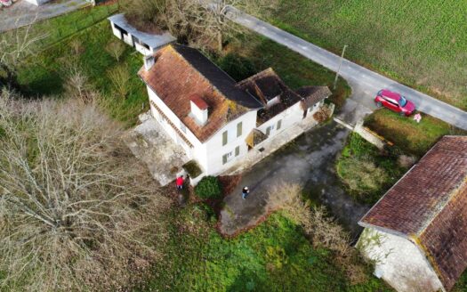 Vends maison et grand terrain à Géus d’Arzacq