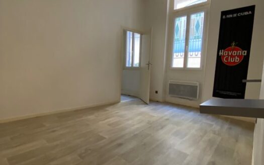 Appartement F3 87 m2 place Cathédrale