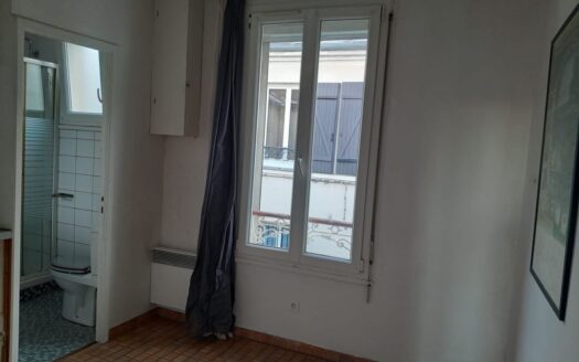 F2 – Proche métro Mairie des Lilas – 159 000 euros