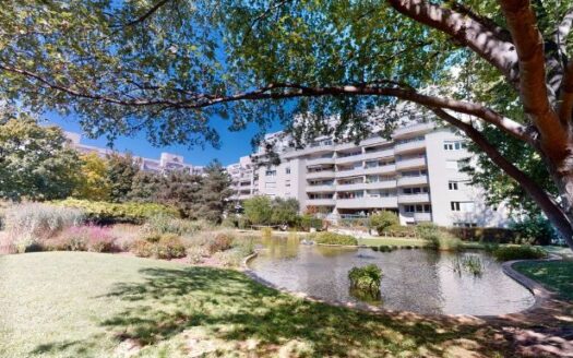 Atypique et grand T2 de 55 m2 avec terrasse et jardin de 50 m2