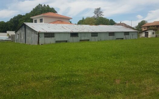 Idéal pour rénovation maison avec hangars  et terrains