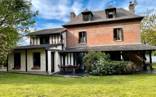 Rare Maison de charme atypique dans cadre exceptionnel en bordure de Seine