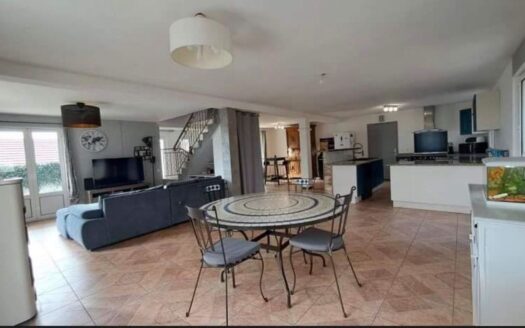 Superbe Maison Familiale de 241m²