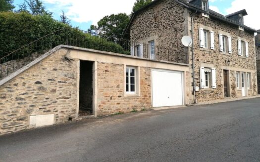 Maison de Bourg à Bar, à 13 km de Tulle