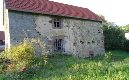 Maison à réhabiliter en l’état au centre du village