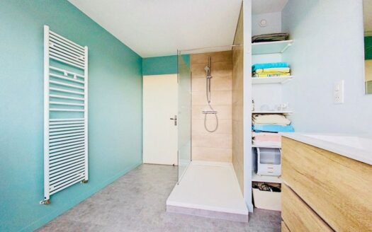 Appartement T6 96m2 entièrement rénové et réisolé avec garage