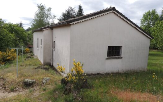 Maison de Charme DE 156 m² à Concoules avec Accès Rivière