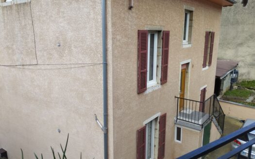 3 appartements + 1 maison  en plein cœur du centre-ville d’Oyonnax