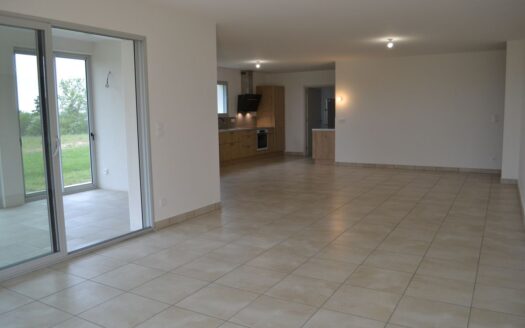 VENTE A TERME LIBRE : Villa neuve de 165 m², garage 54 m² terrain 1,12 HA