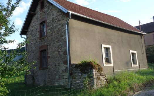 Maison à réhabiliter en l’état au centre du village