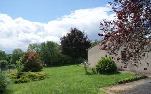 Vente maison de plain pied au cœur d’un petit village