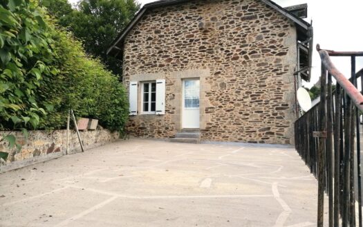 Maison de Bourg à Bar, à 13 km de Tulle