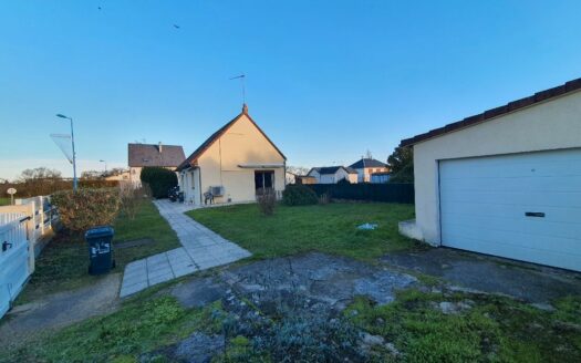 Maison Moderne et Lumineuse  à Saint-Doulchard – Quartier Résidentiel Calme et Recherché