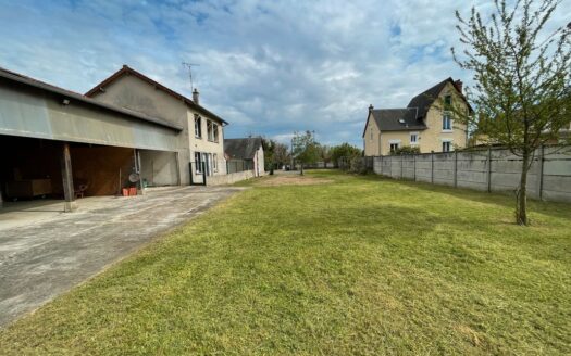 Lot Maison 80 m2 + Terrain cosntructible 900 m2 + Hangar 200m2