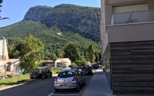 T2 Saint Egrève avec place de parking