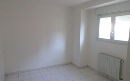 Vends Appartement trois pièces 62.30 Mc et 5 Garages Moyeuvre Grande 57250