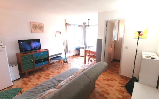 Bel appartement cabine refait à neuf 30 m2. Carrez. Idéal. Avant Port Cap d’Agde. A 100m de la