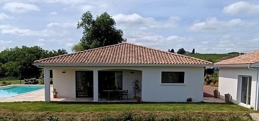 Villa récente de 201m2 avec prestations exceptionnelles, piscine 6×14 et garage 49m2