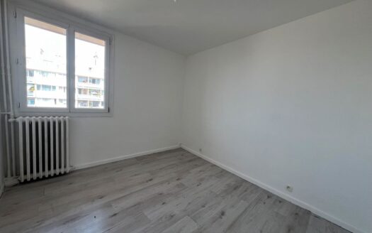 Appartement T4 avec balcon et cave