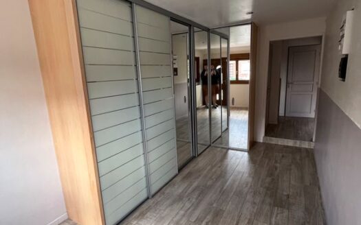 Ensemble maison et Appartement gondecourt de 155 m2