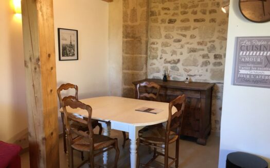 Maison avec extérieur dans un cadre privilégié – 4 chambres, 86m², Villevieille (30)