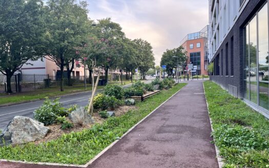 Dernier étage T3 de 61 m2 avec loggia et 1 parking au sous sol. Construction récente 2017