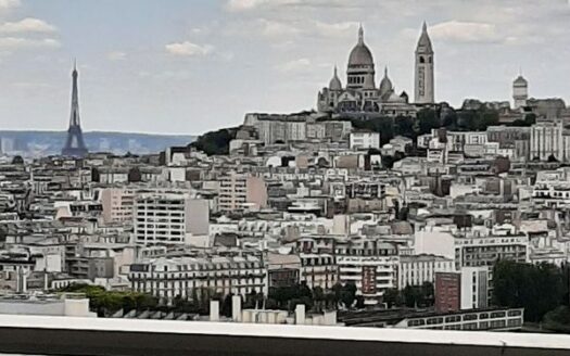 Studio tour Boucry 18eme avec balcon vue superbe sur Montmartre