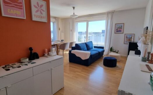 Bel appartement T4, baigné de lumière et aux prestations de qualité