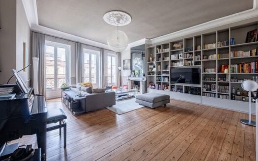 Superbe appartement rénové de 165 m², idéalement situé dans le quartier Saint-Paul / Saint-Mich