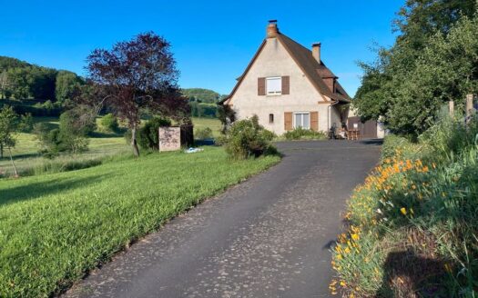 Maison de 170 m2 très proche Aurillac