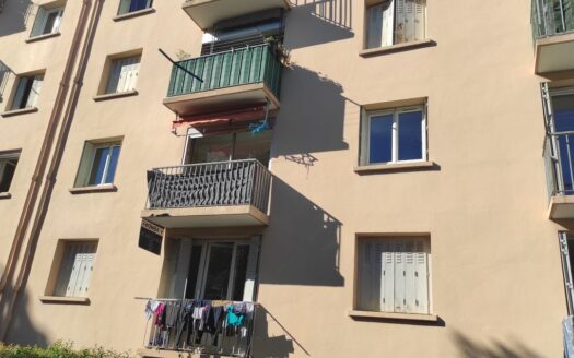 Particulier vend un appartement P4 dans la résidence « Le Stella » à Nîmes