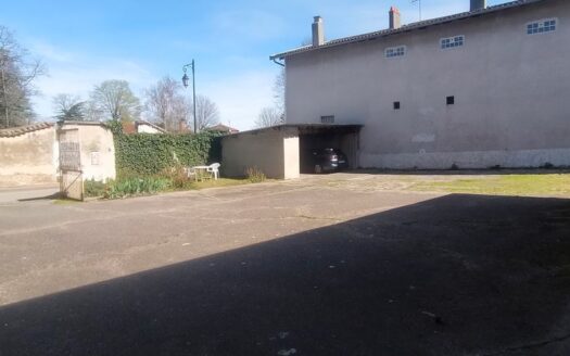 Corps de ferme idéal artisan, maçon ou marchand de biens