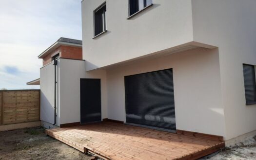 VILLA F4 de 110m2 garage + piscine