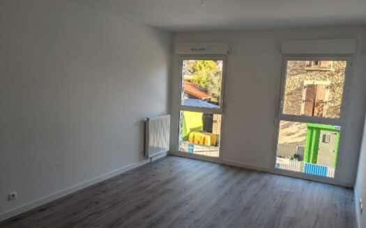 Appartement neuf 3 pièces avec petite terrasse et parking à Chelles