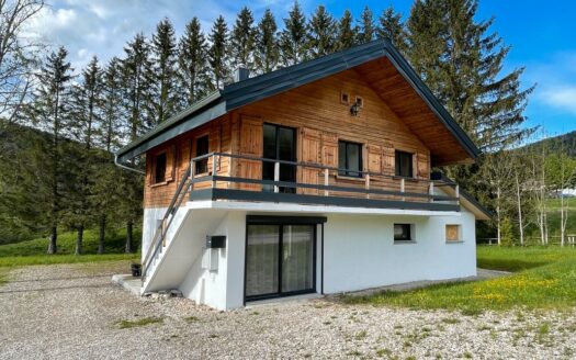 Chalet 5 Pièces 120 M², Terrain 2500 M²